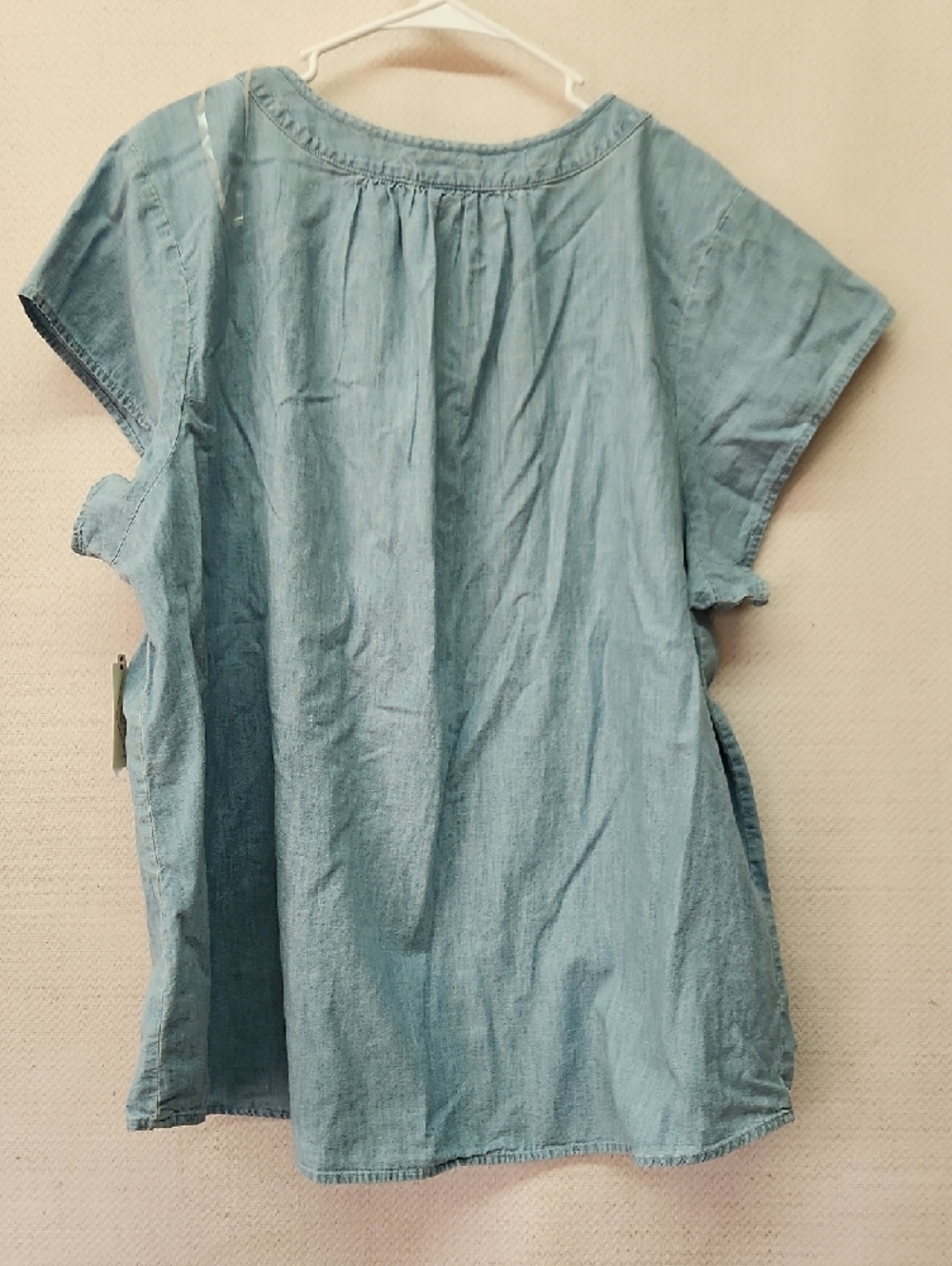 St. John's Bay Light Blue Chambray Split-Neck Short Sleeve Tunic - Picture 5 of 5